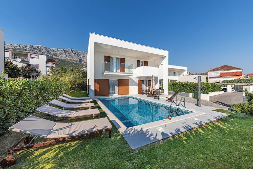 Luxury Villa Tina With Private Heated Pool Kaštela Zewnętrze zdjęcie
