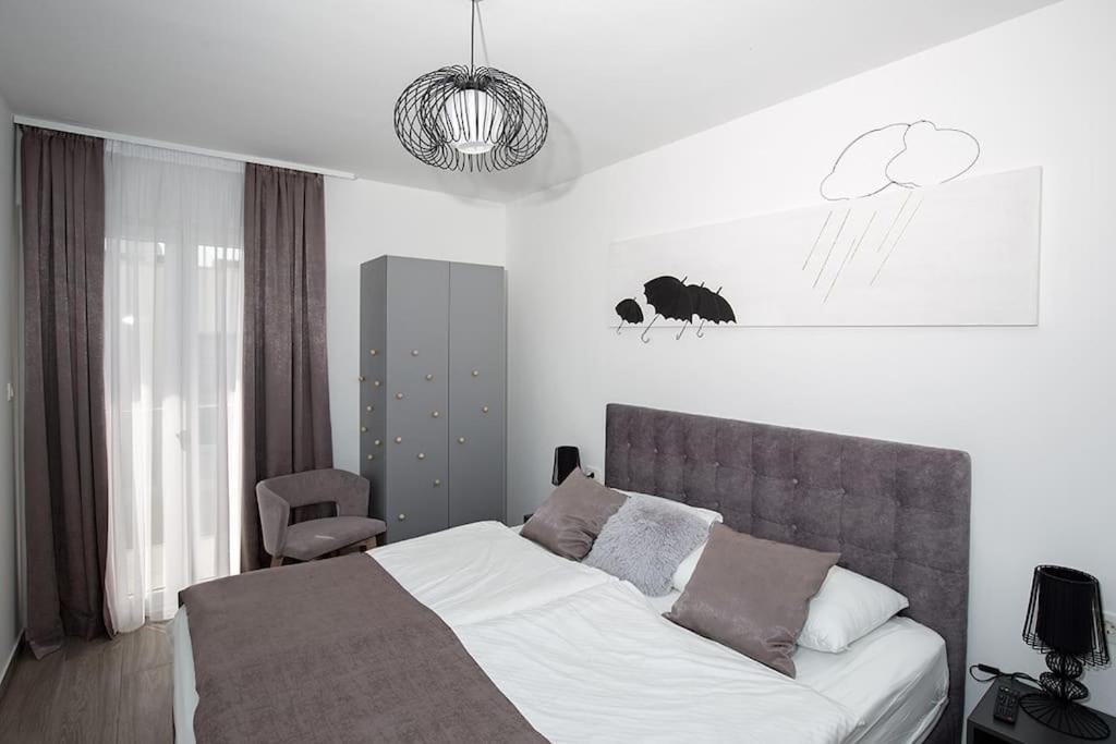 Luxury Villa Tina With Private Heated Pool Kaštela Zewnętrze zdjęcie