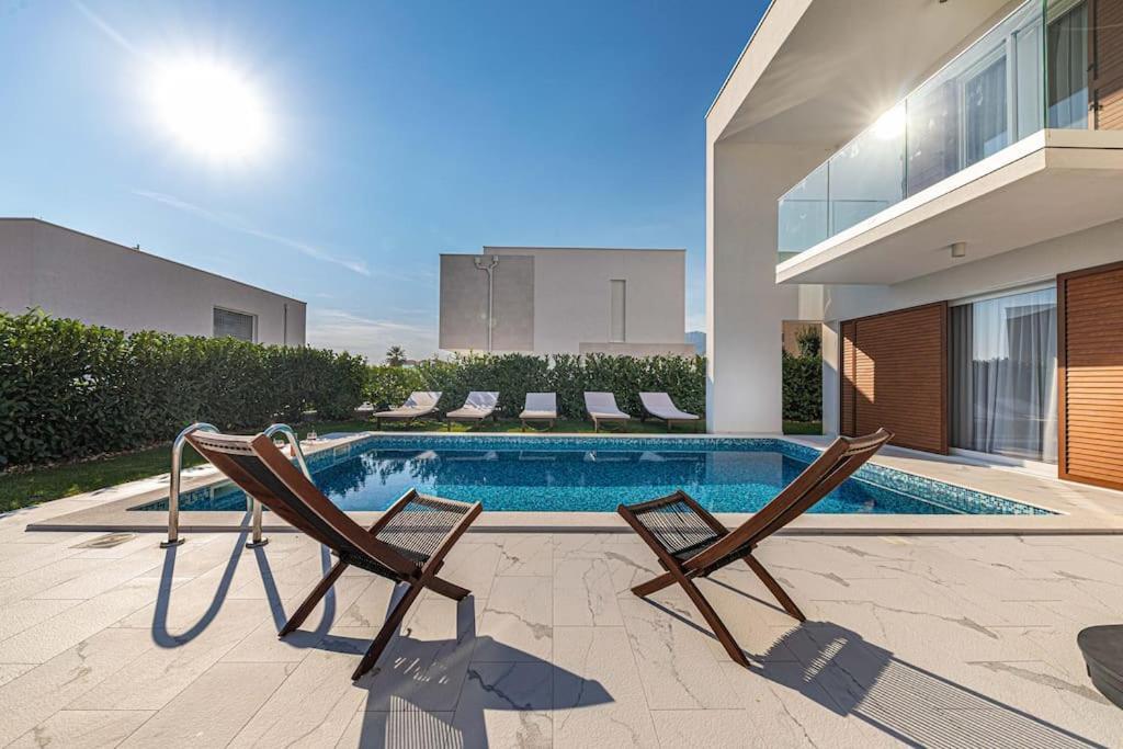 Luxury Villa Tina With Private Heated Pool Kaštela Zewnętrze zdjęcie