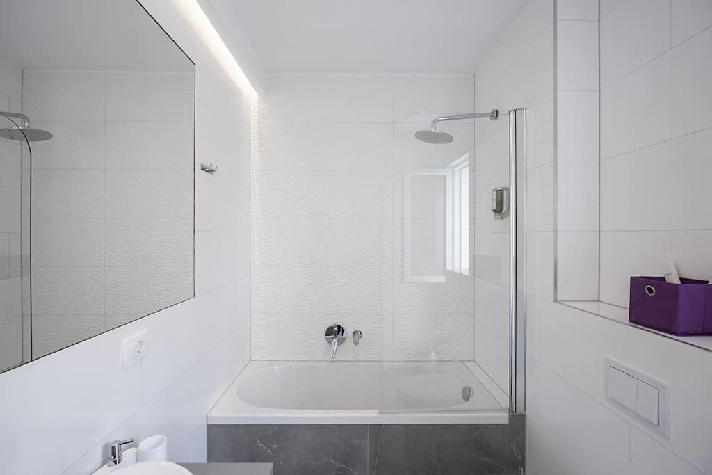 Luxury Villa Tina With Private Heated Pool Kaštela Zewnętrze zdjęcie