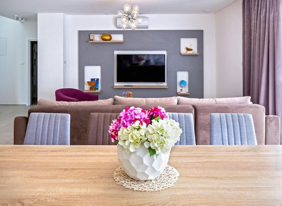 Luxury Villa Tina With Private Heated Pool Kaštela Zewnętrze zdjęcie